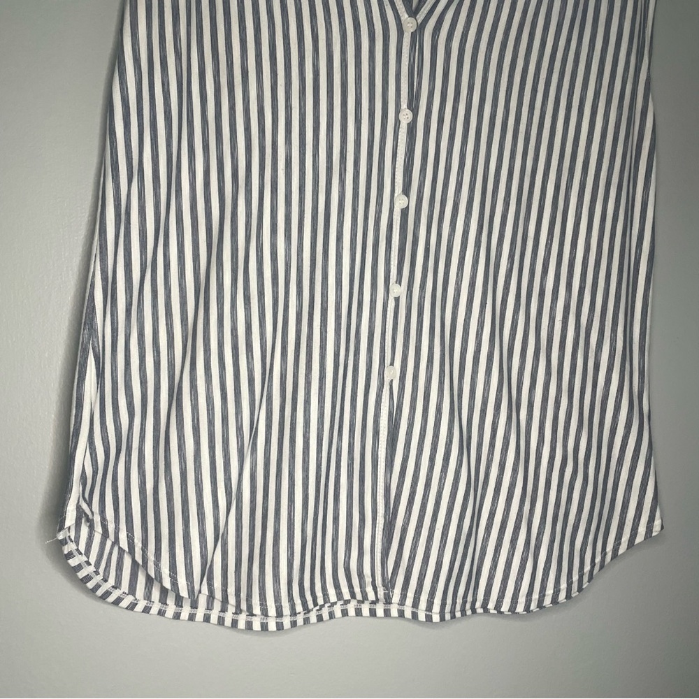 MAX STUDIO Top Women Blue and White Striped Sleeveless Button Down Shirt SZ/LG - Picture 3 of 7